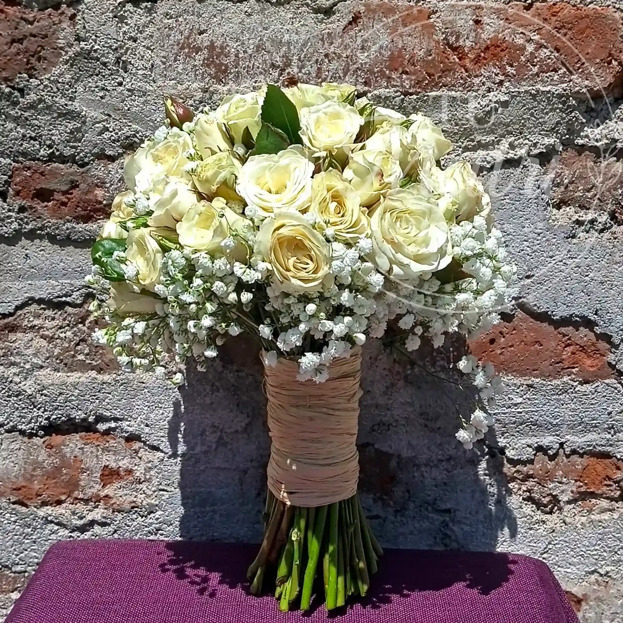 Ramo de Novia de 20 mini rosas 4