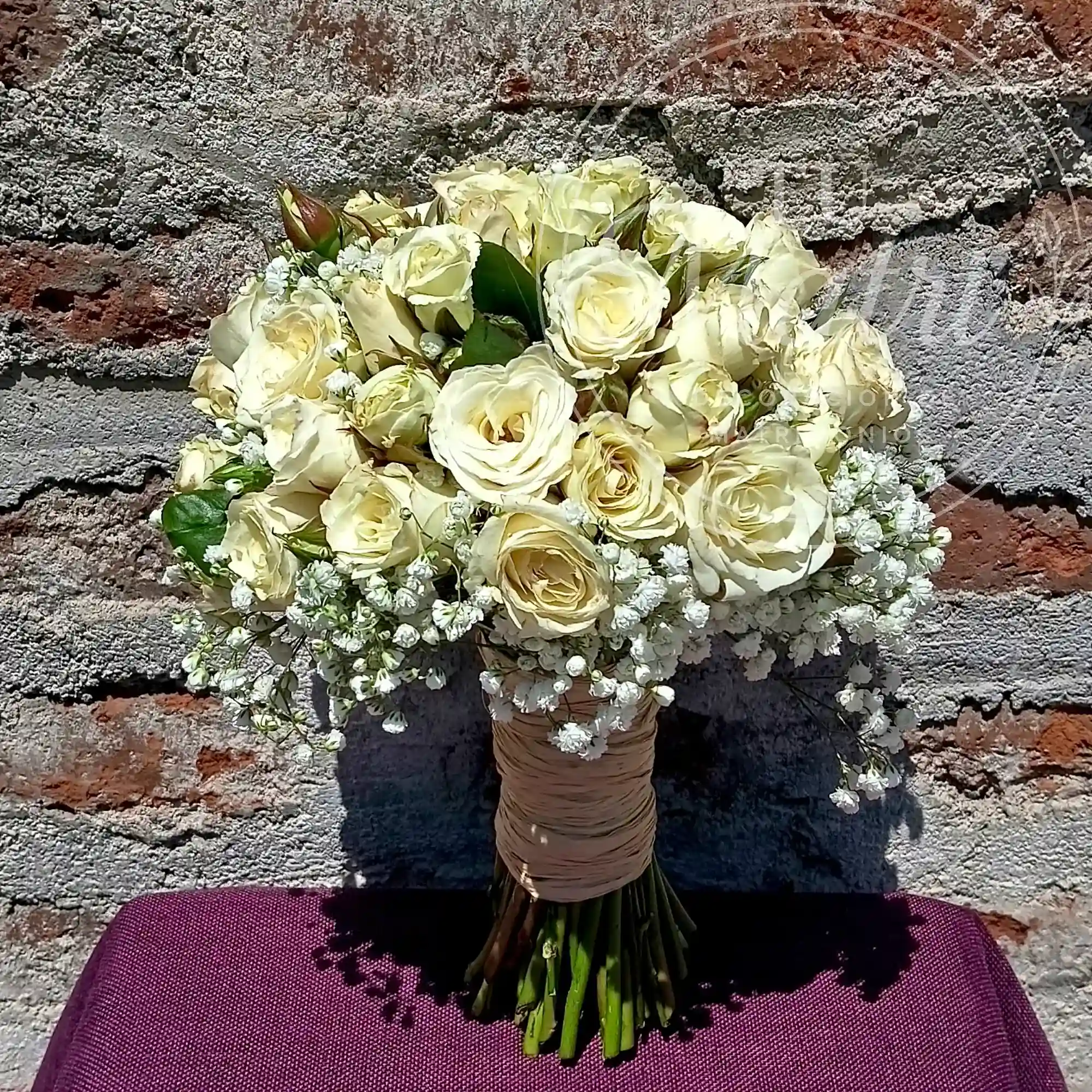 Ramo de Novia de 20 mini rosas 2