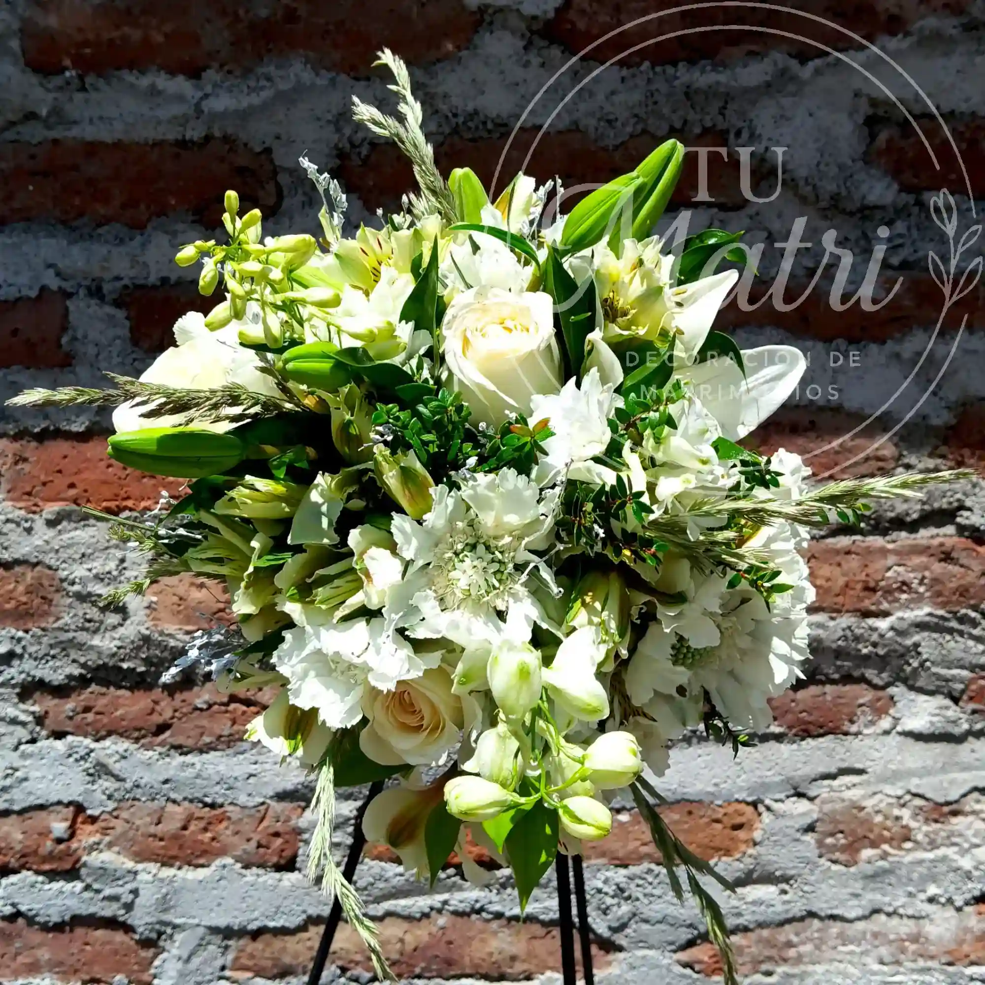 Ramo de Novia Mediano Mix Flores Blancas 3