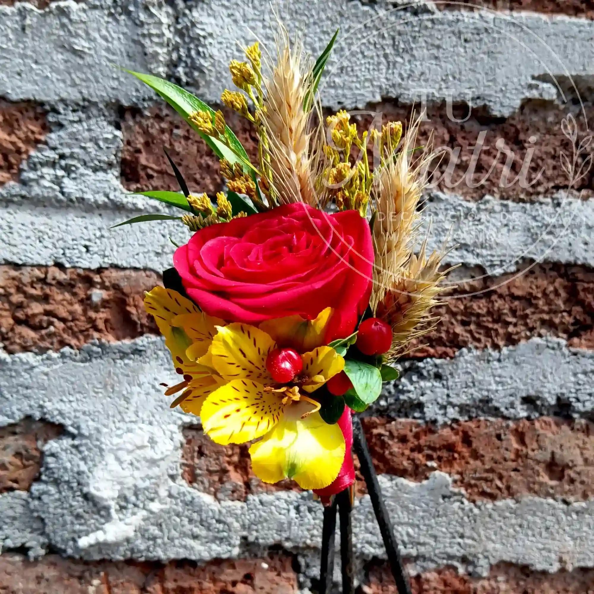 Boutonniere Rojo y Amarillo 3