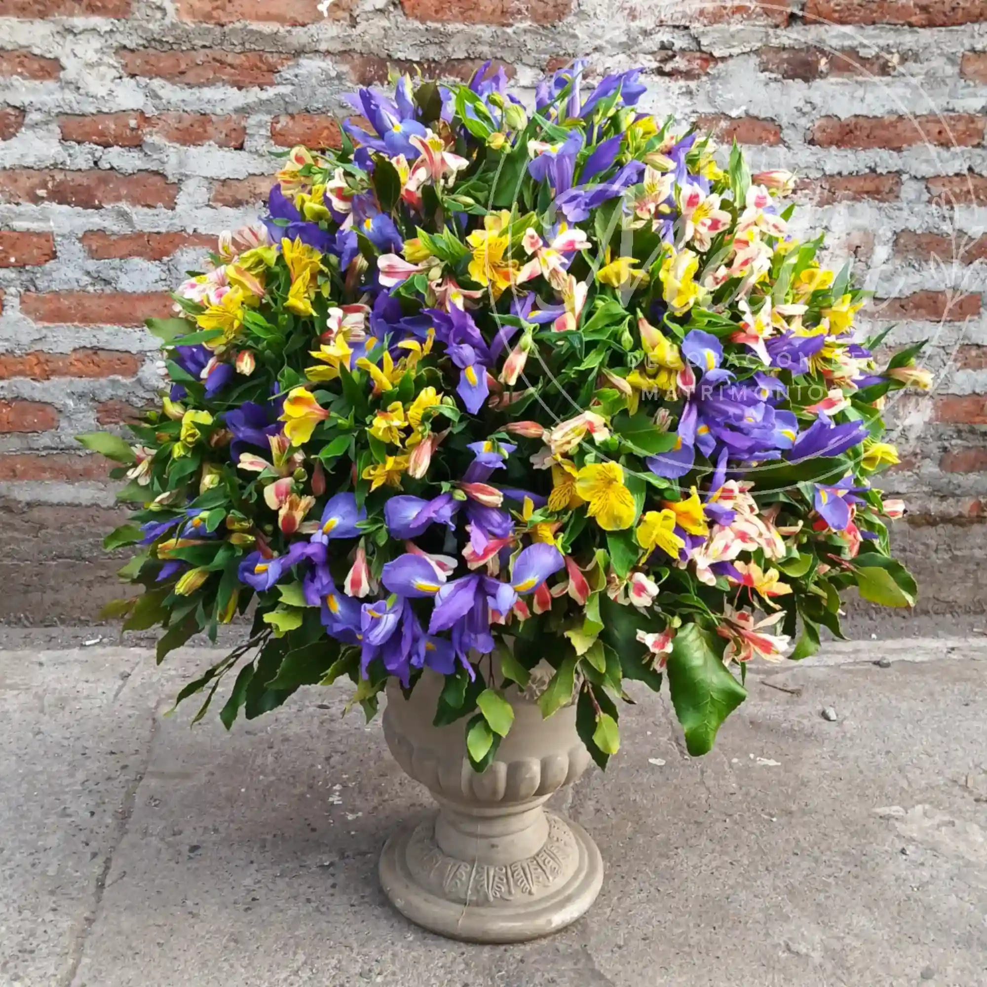 Ánfora amarilla y azul 3