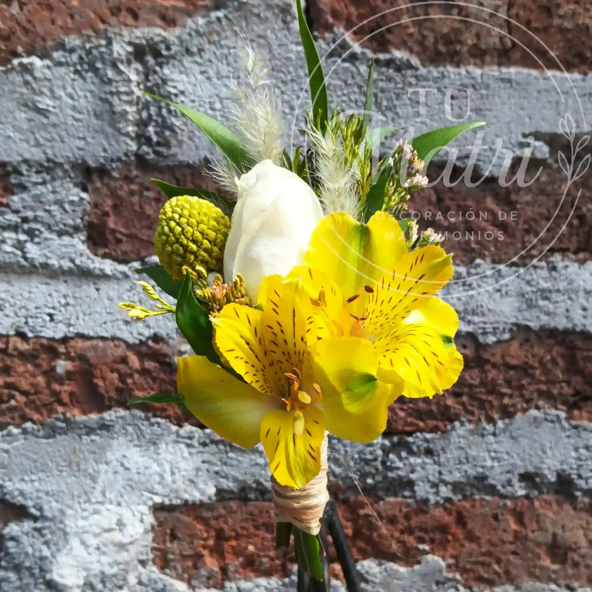 Boutonniere Blanco y Amarillo 4