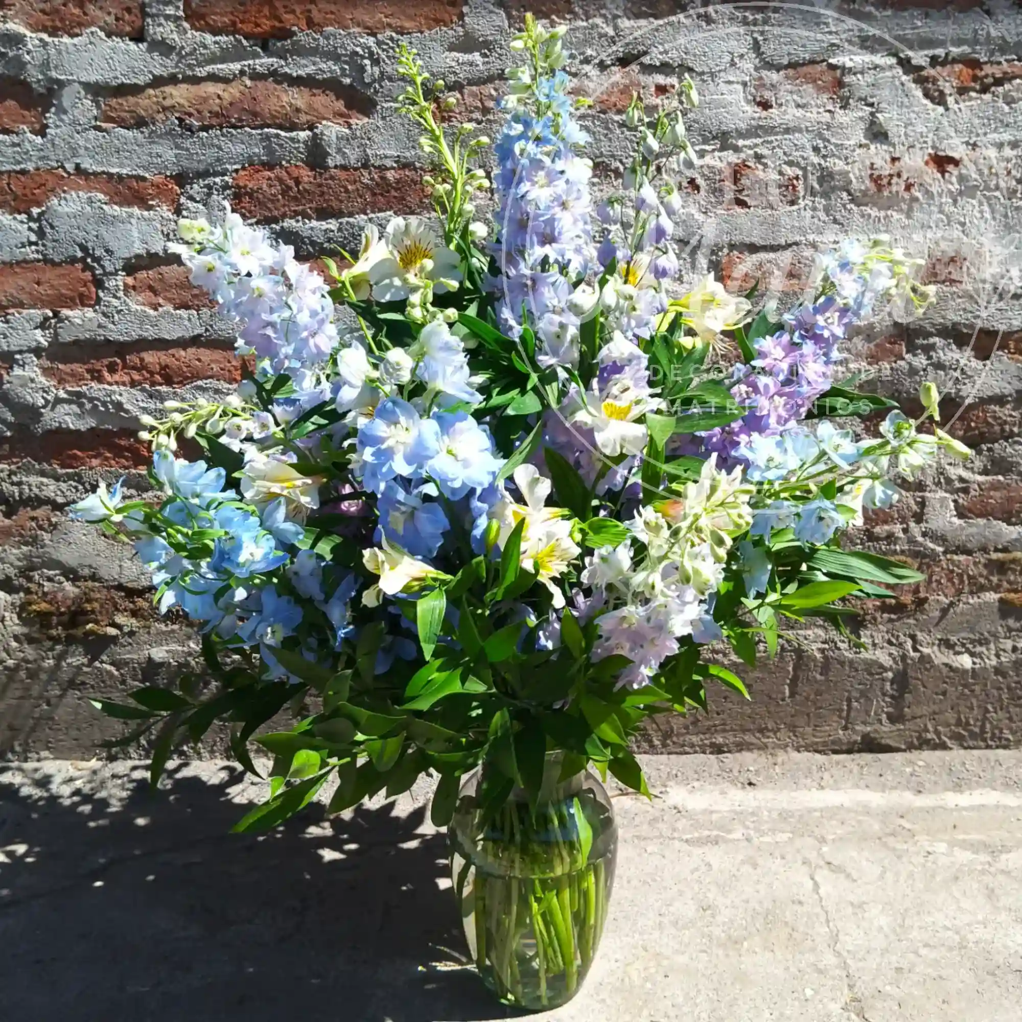 Florero Mediano de Delphinium 2