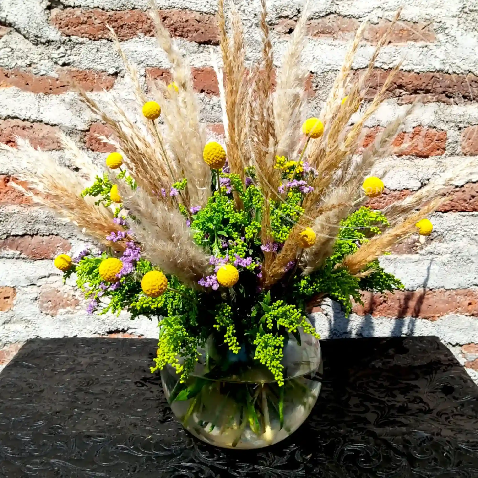 Florero de Colas de Zorro y Craspedias 1