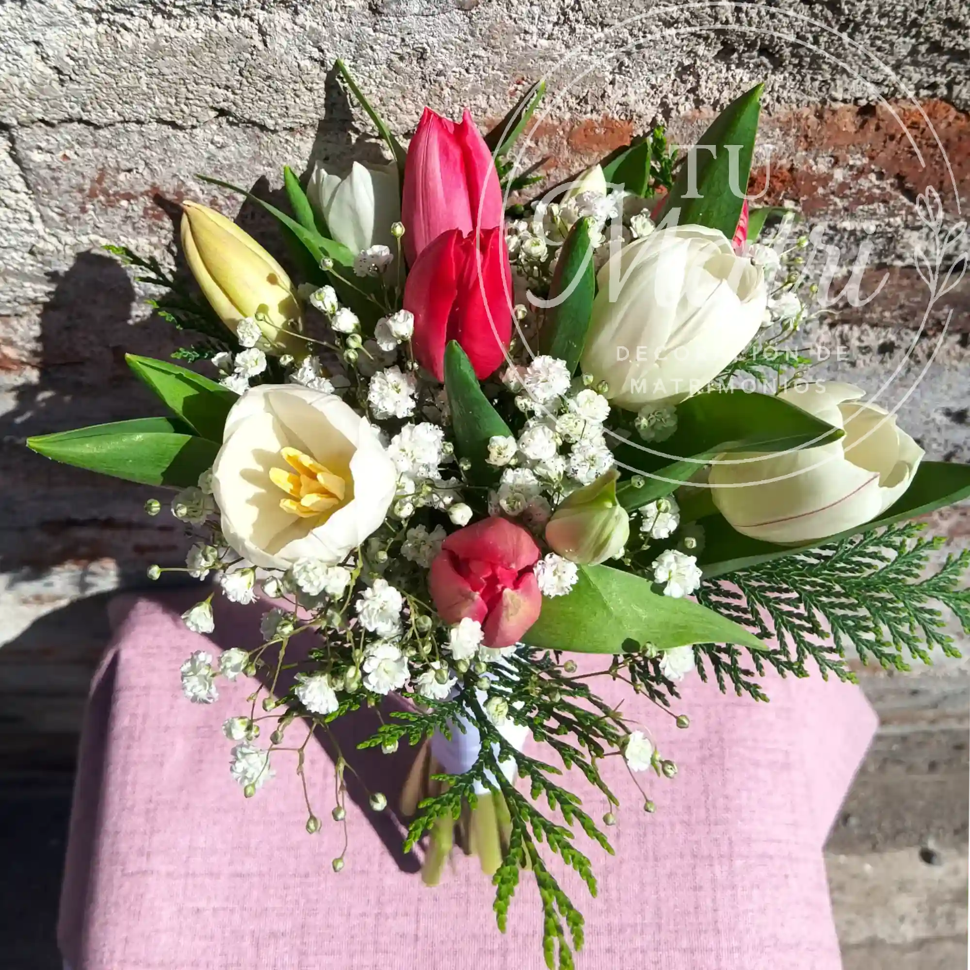 Ramo de Novia de 5 tulipanes rosados y 5 tulipanes blancos 2