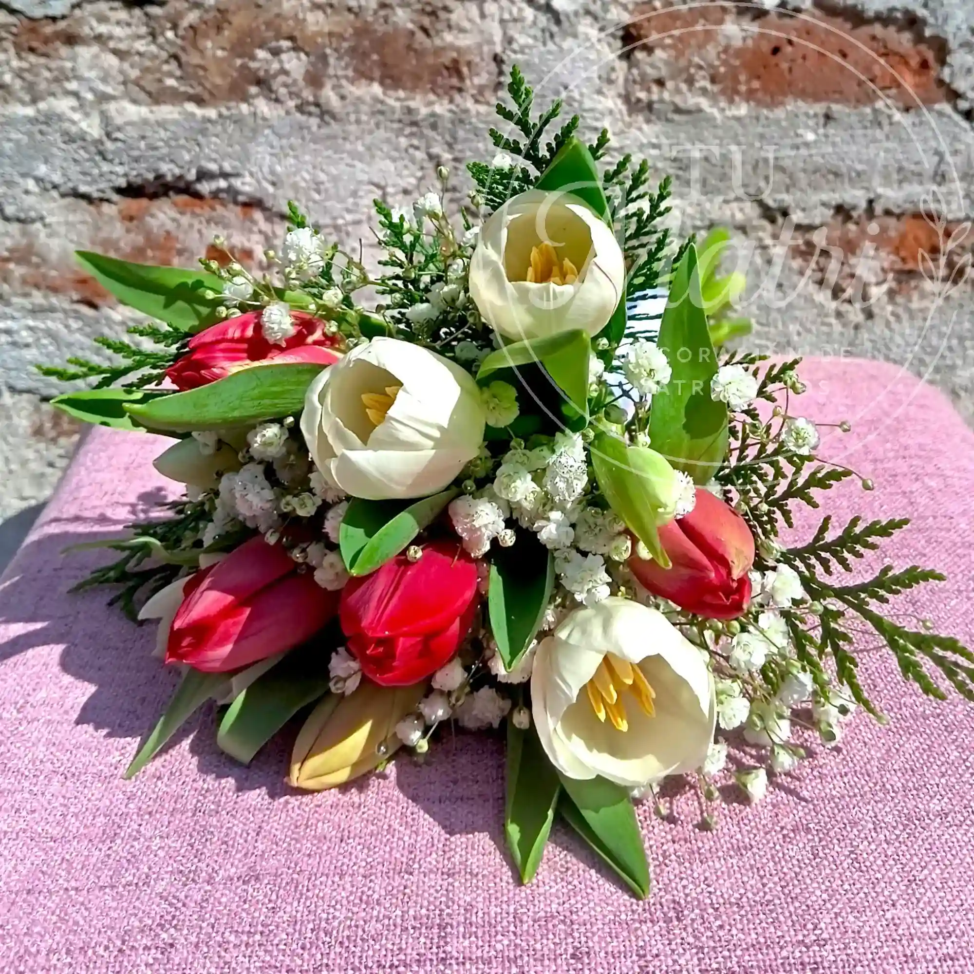 Ramo de Novia de 5 tulipanes rosados y 5 tulipanes blancos 3