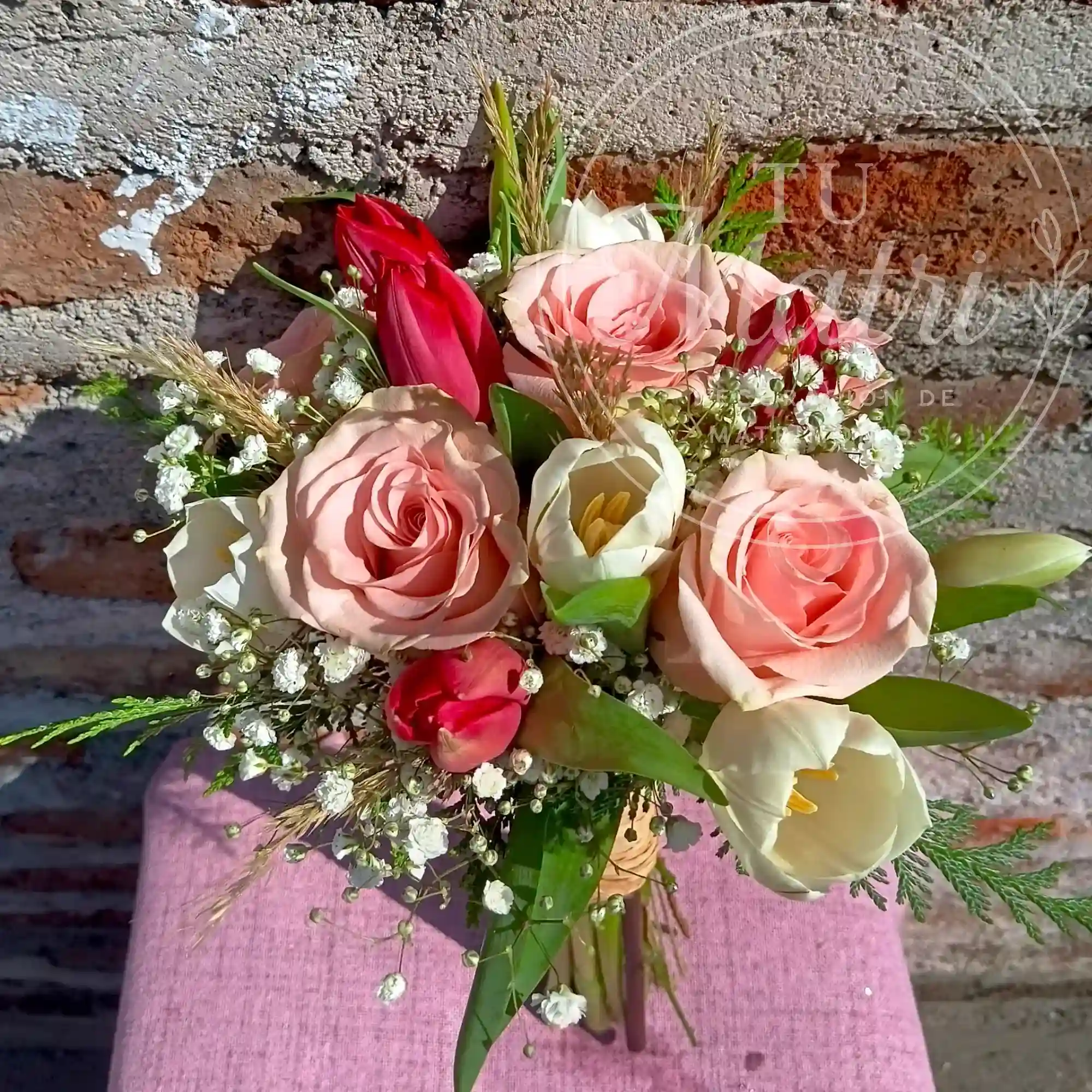 Ramo de Novia de 10 Tulipanes Mixtos Pasteles y 5 Rosas Rosadas 2