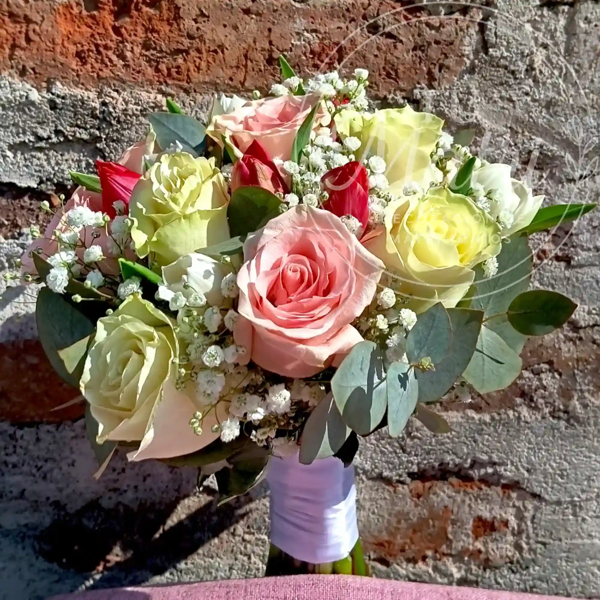 Ramo de Novia de 10 Tulipanes y 10 Rosas en Tonos Pasteles 4