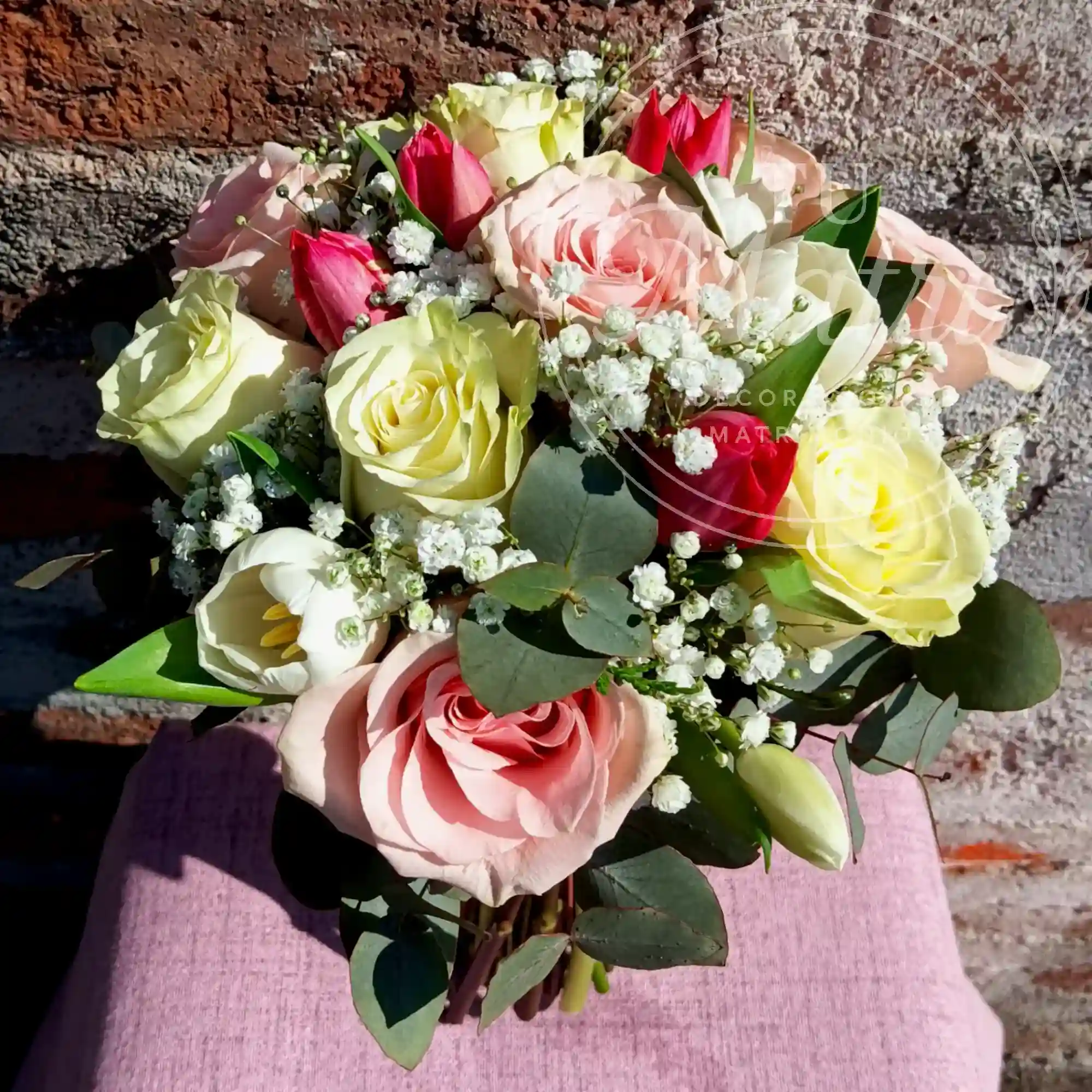 Ramo de Novia de 10 Tulipanes y 10 Rosas en Tonos Pasteles 2