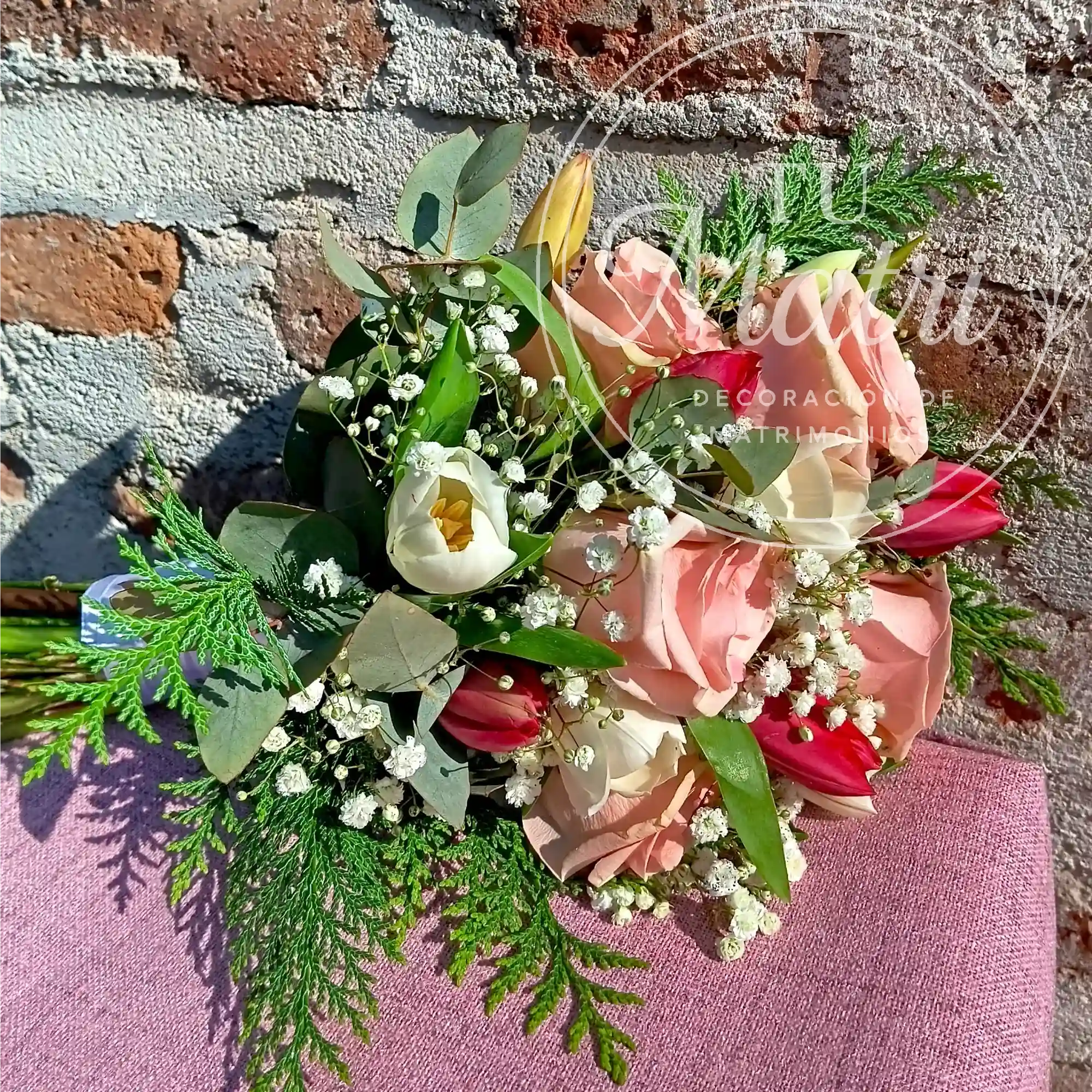 Ramo de Novia de 10 Tulipanes y 10 Rosas en Tonos Pasteles en Escalera 3