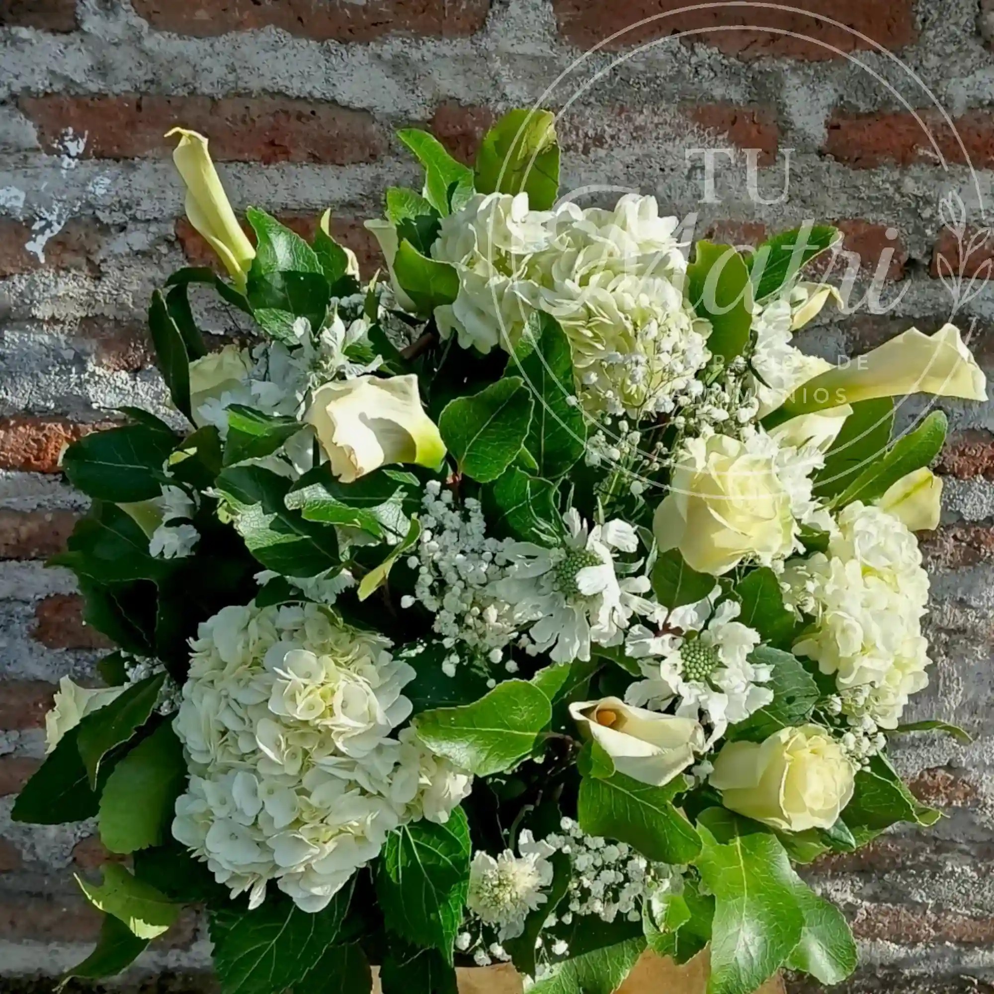 Canasto de Hortensias, Calas y Rosas 2