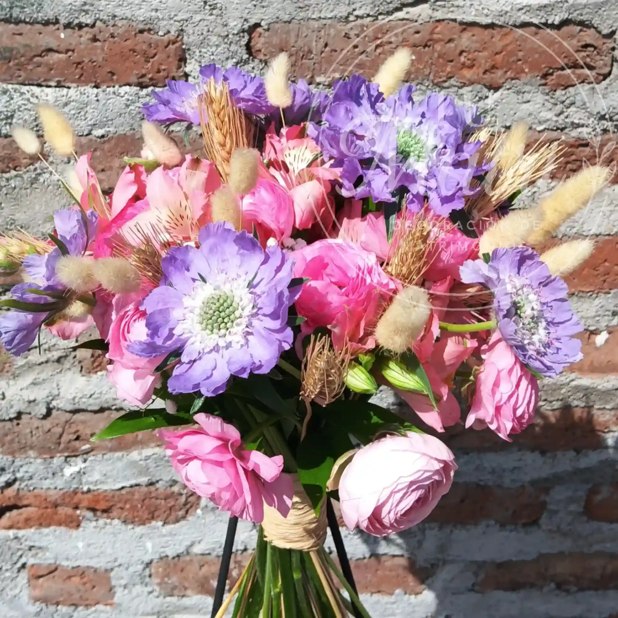 Ramo de Novia Ranúnculos y Scabiosas 2