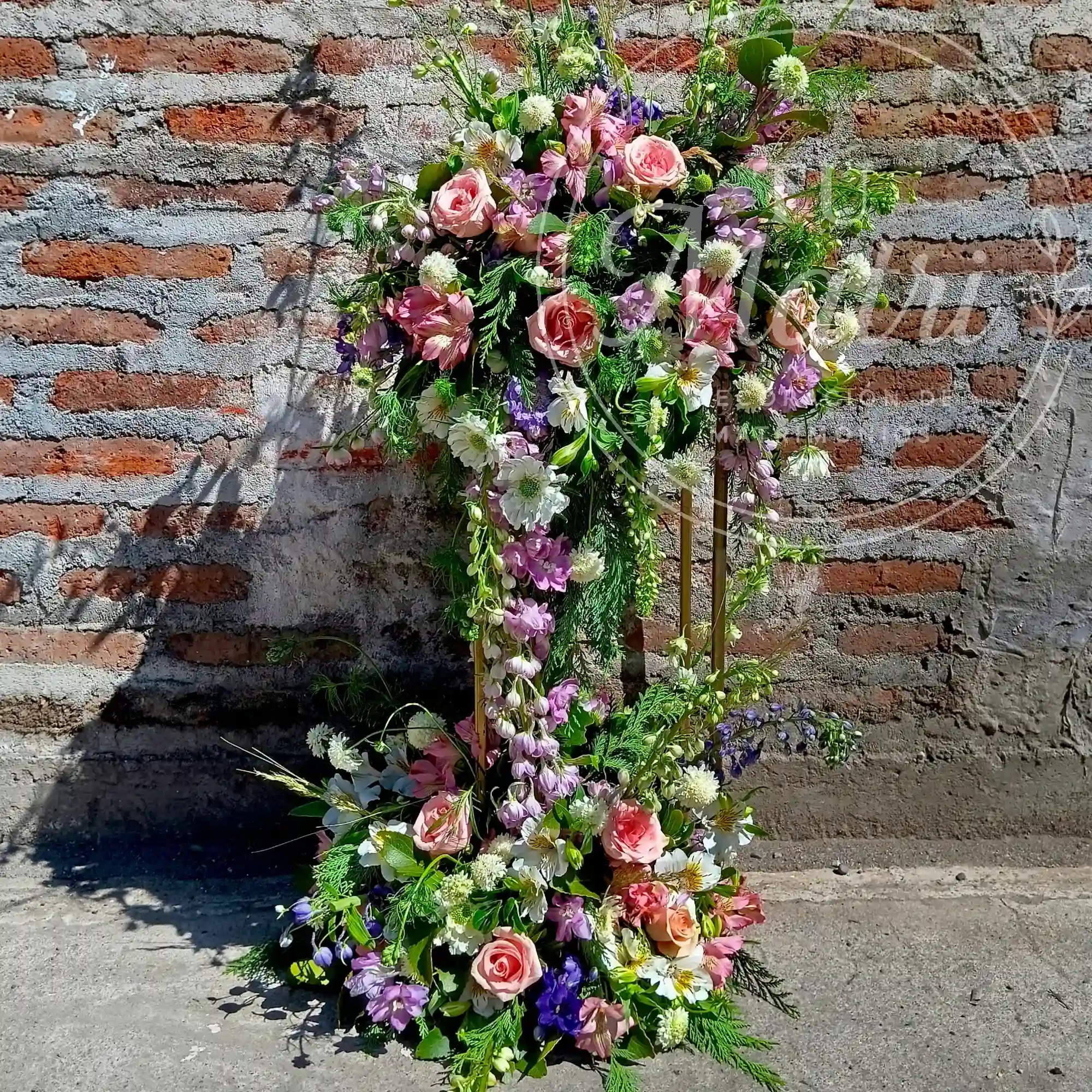 Arco de Matrimonio Pastel en Pilares 3