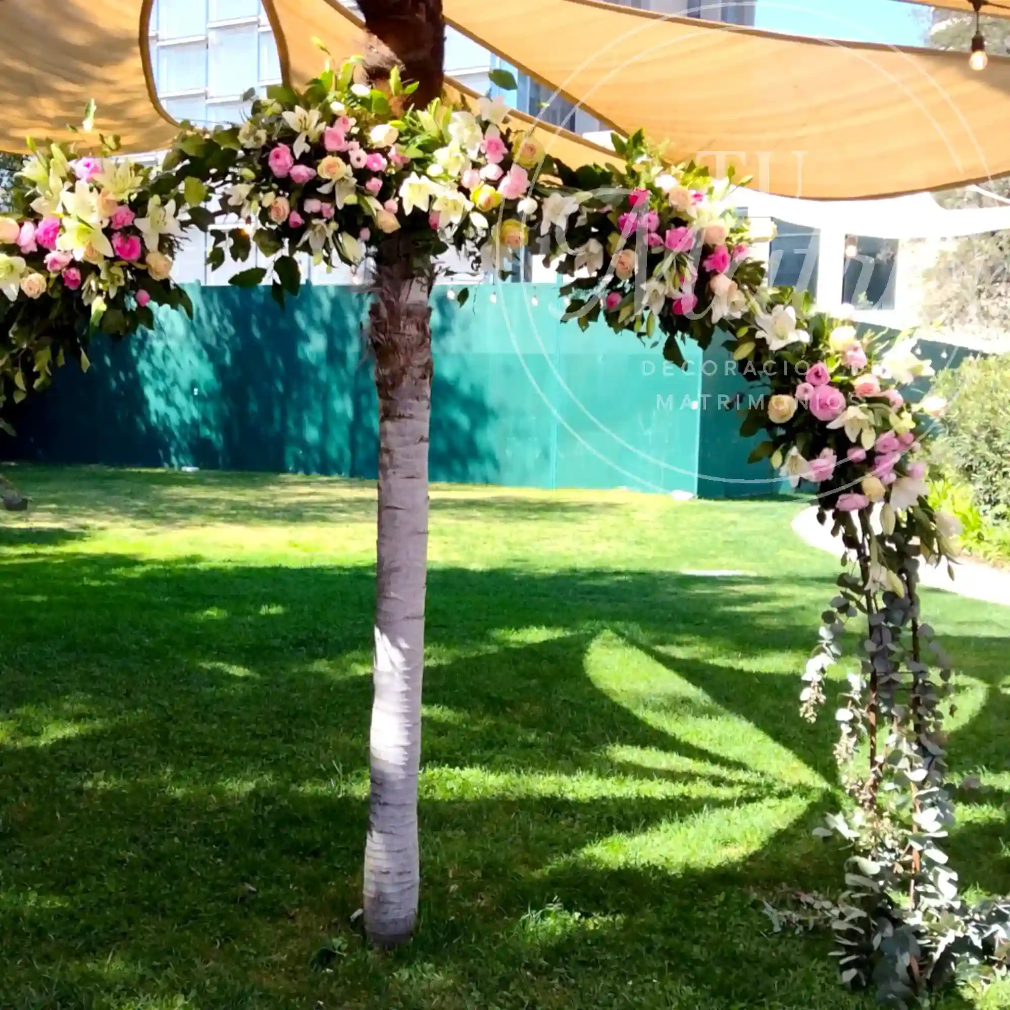 Arco de Matrimonio Pastel Curvo 4