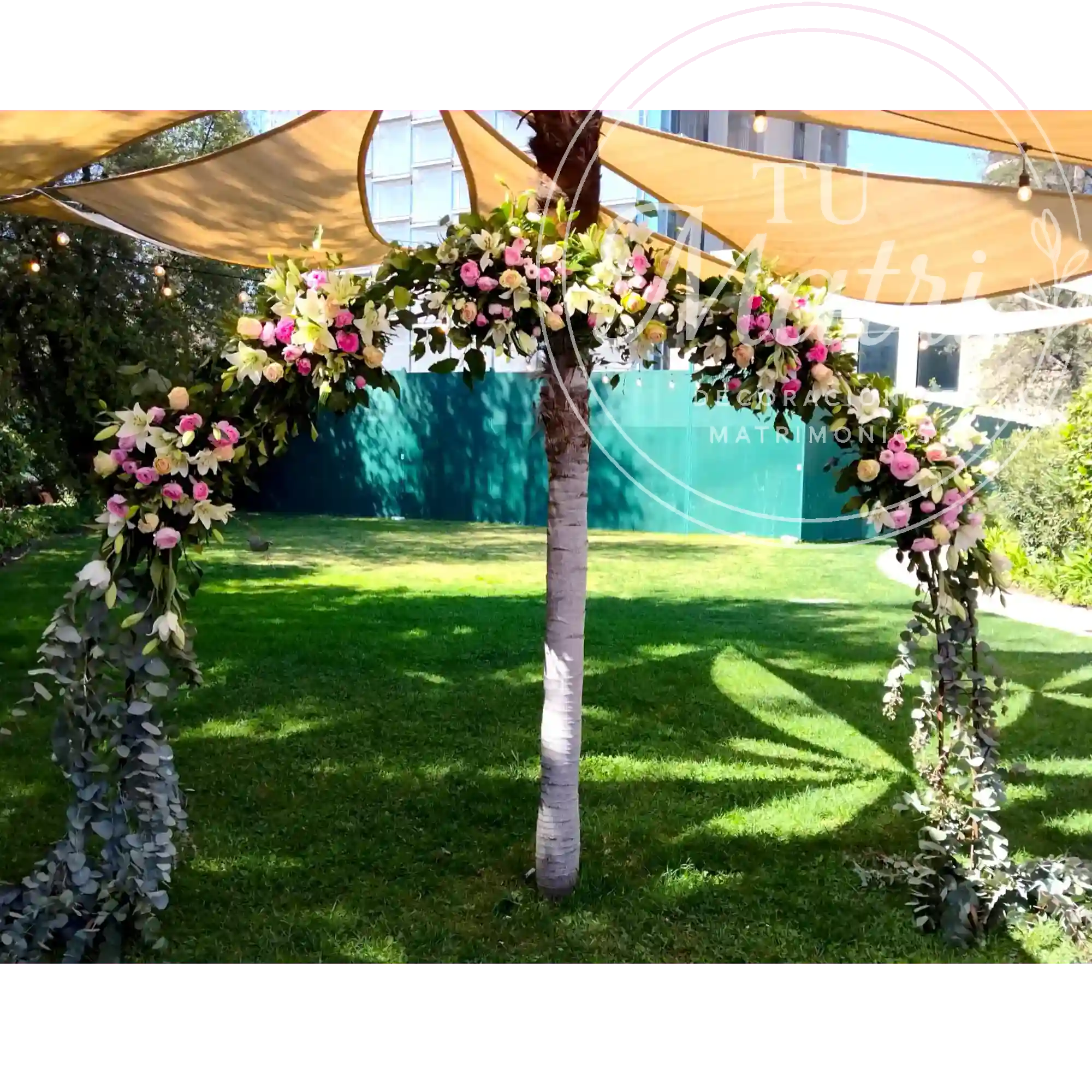 Arco de Matrimonio Pastel Curvo 1