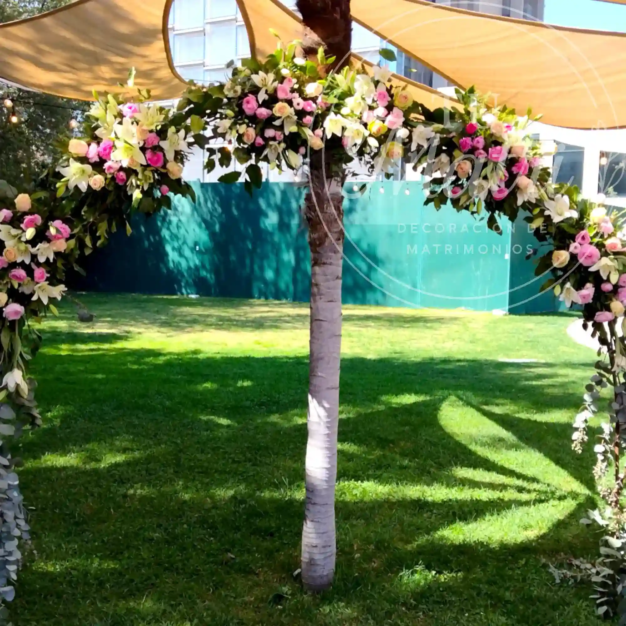 Arco de Matrimonio Pastel Curvo 3