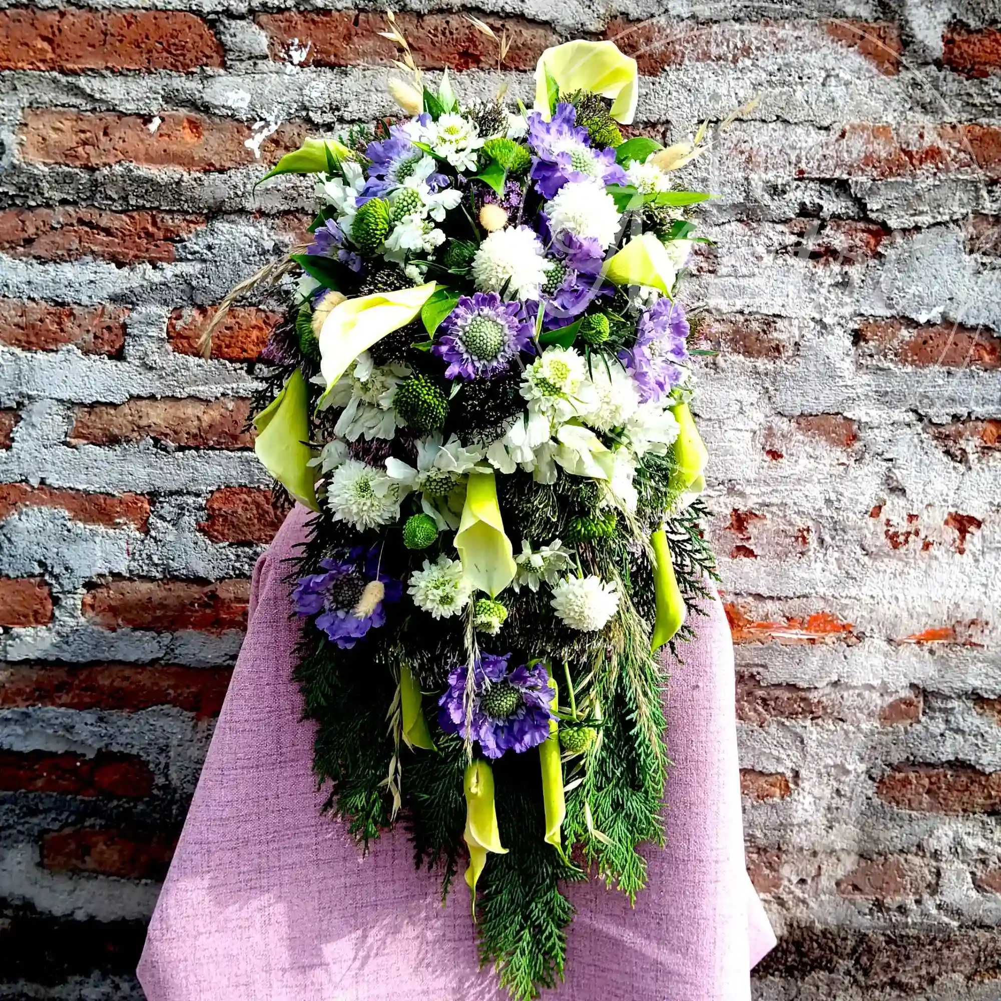 Ramo de Novia Cascada Grande de Flores Silvestres 4