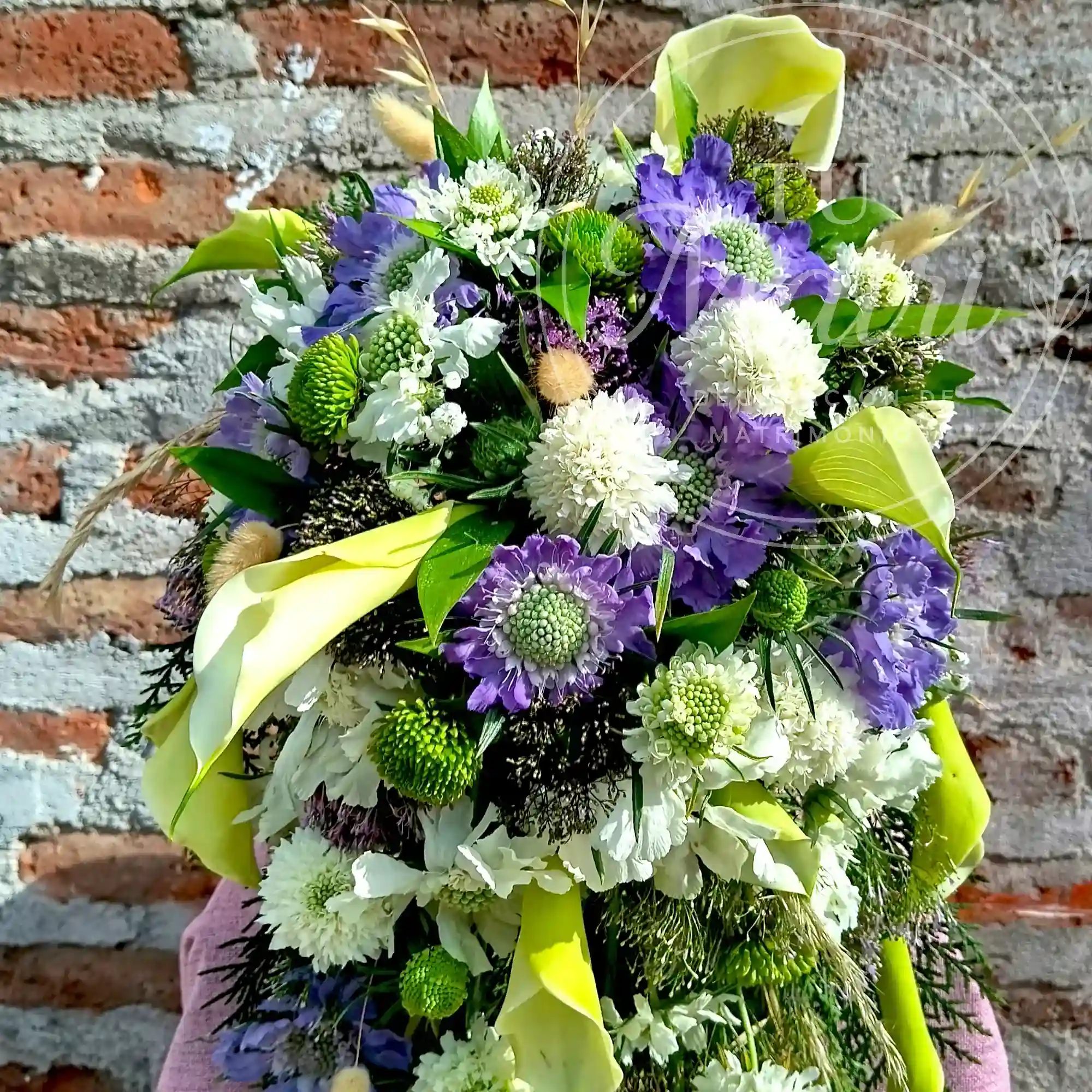 Ramo de Novia Cascada Grande de Flores Silvestres 2