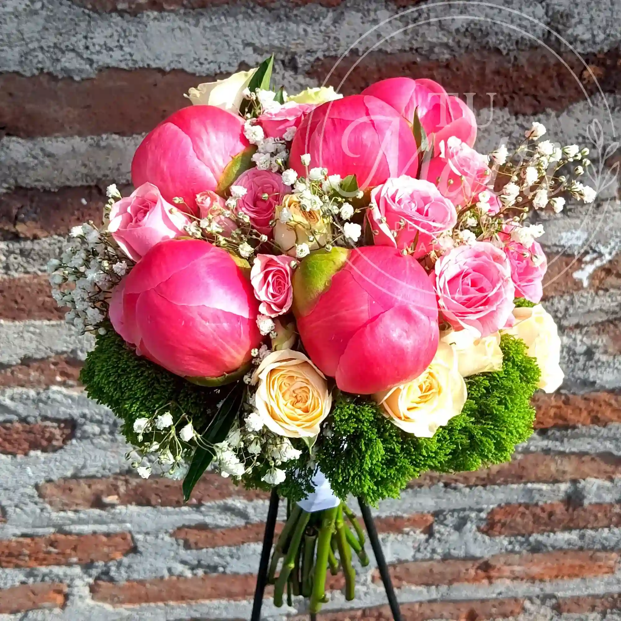 Ramo de Novia Mediano de Peonias y Minirosas 3