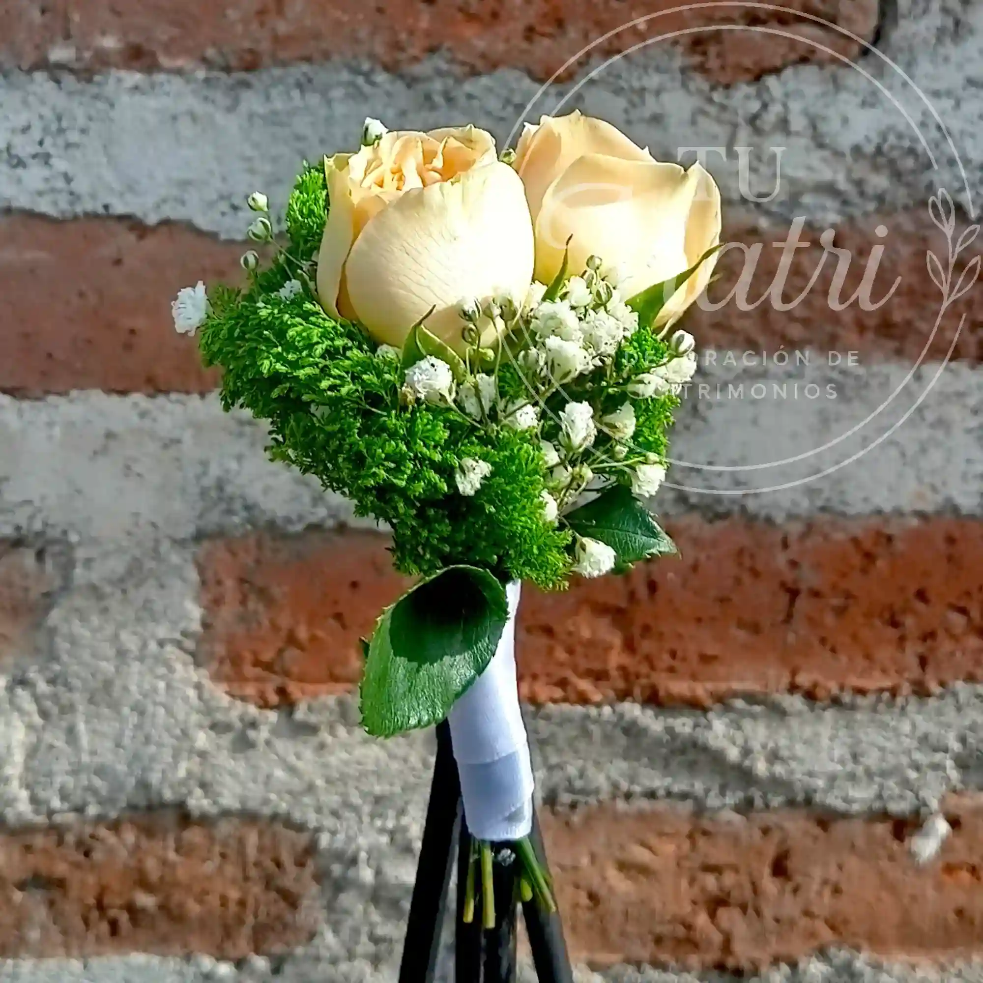 Boutonniere de Minirosas 1