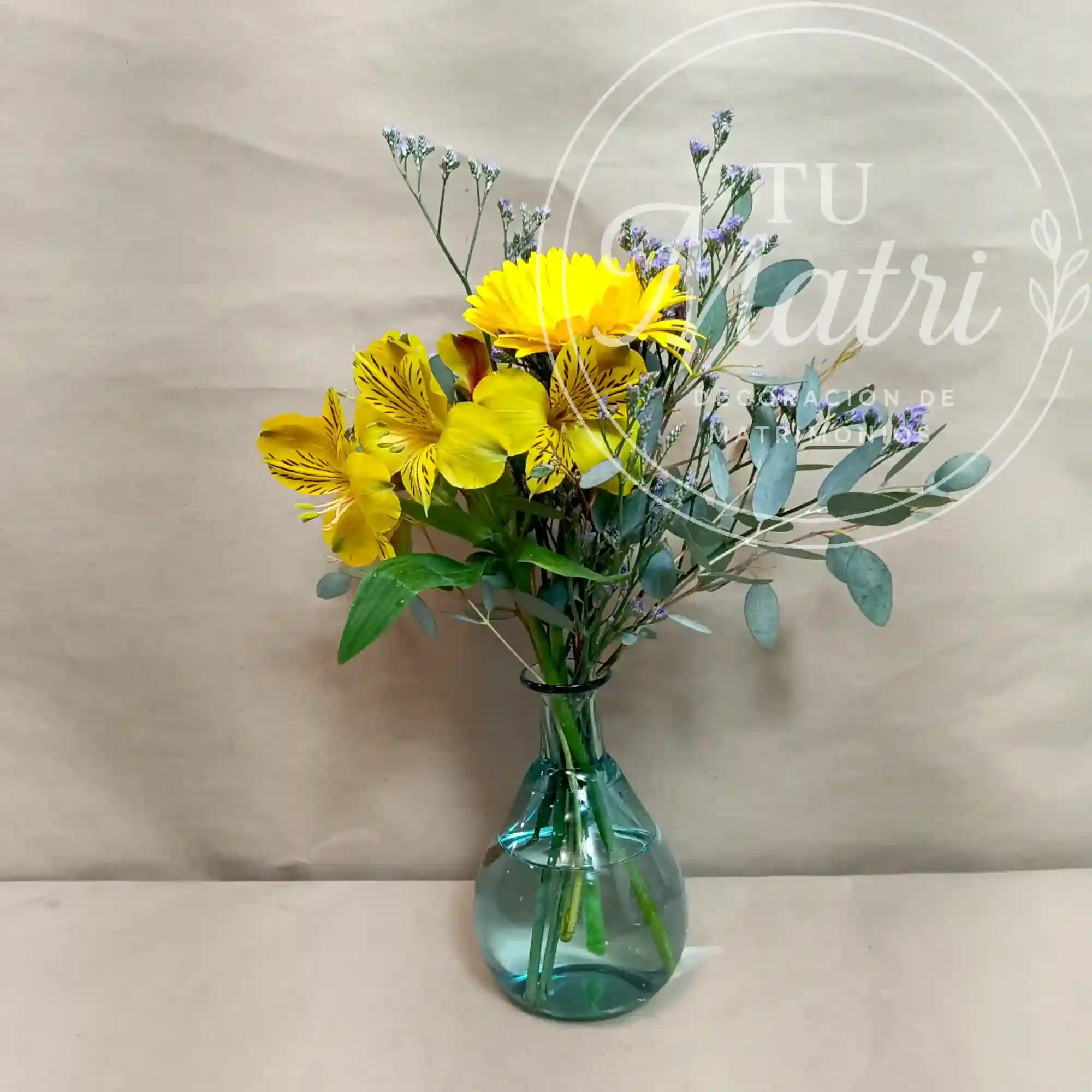 Florero Pequeño de flores Amarillas 2