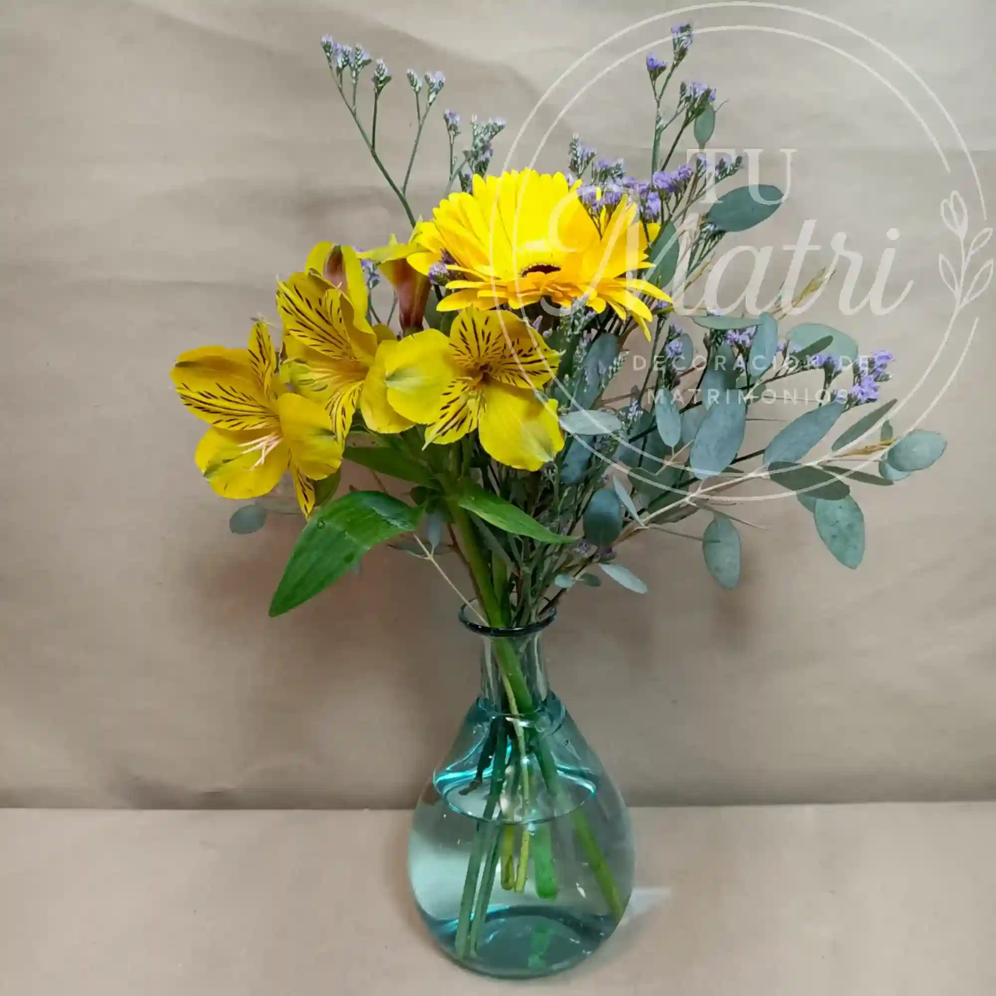 Florero Pequeño de flores Amarillas 3