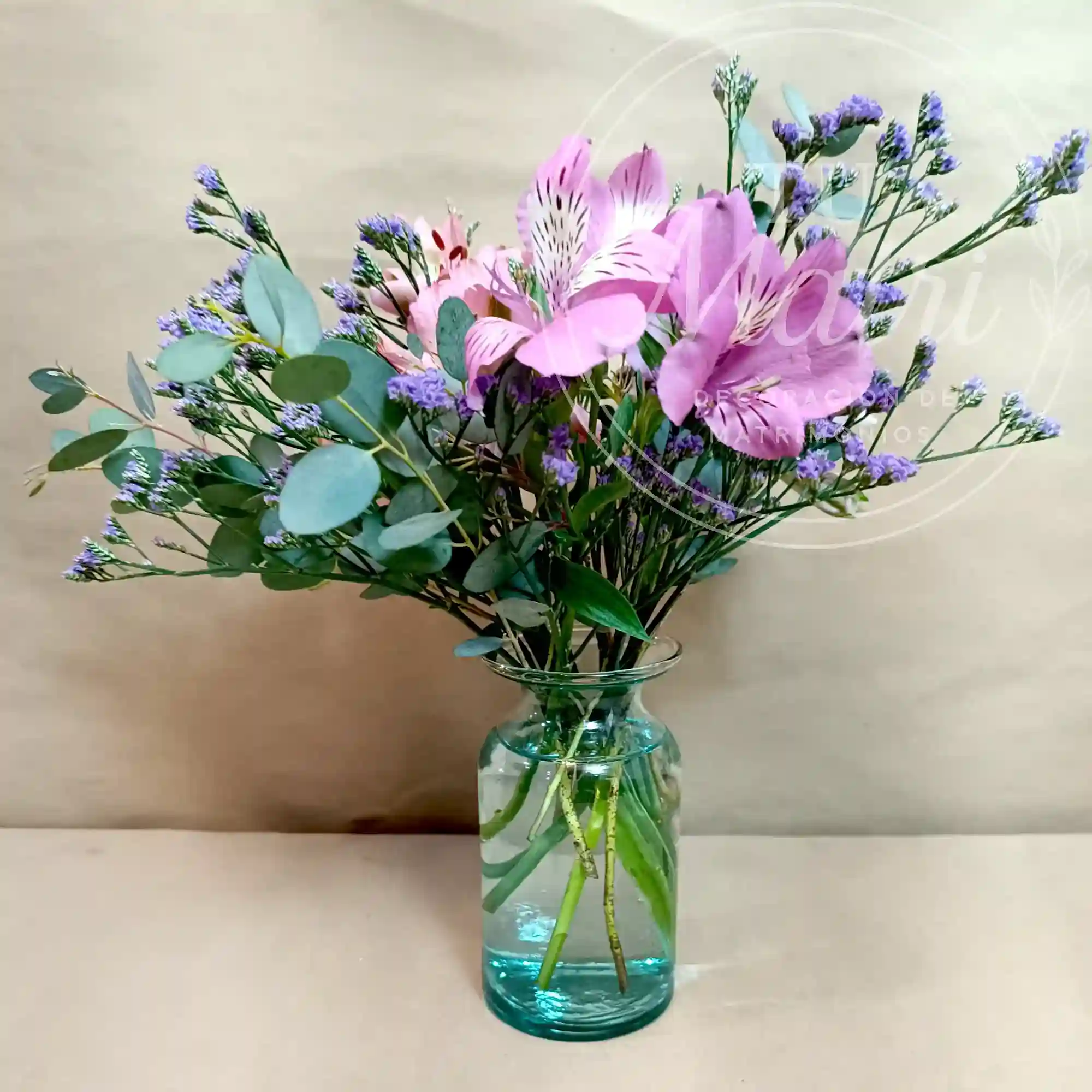 Florero Pequeño de flores Rosadas 1