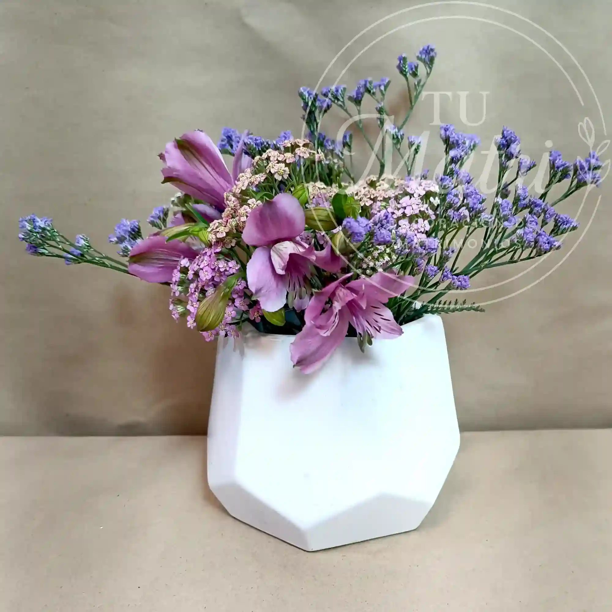 Florero Pequeño de flores Pasteles 1