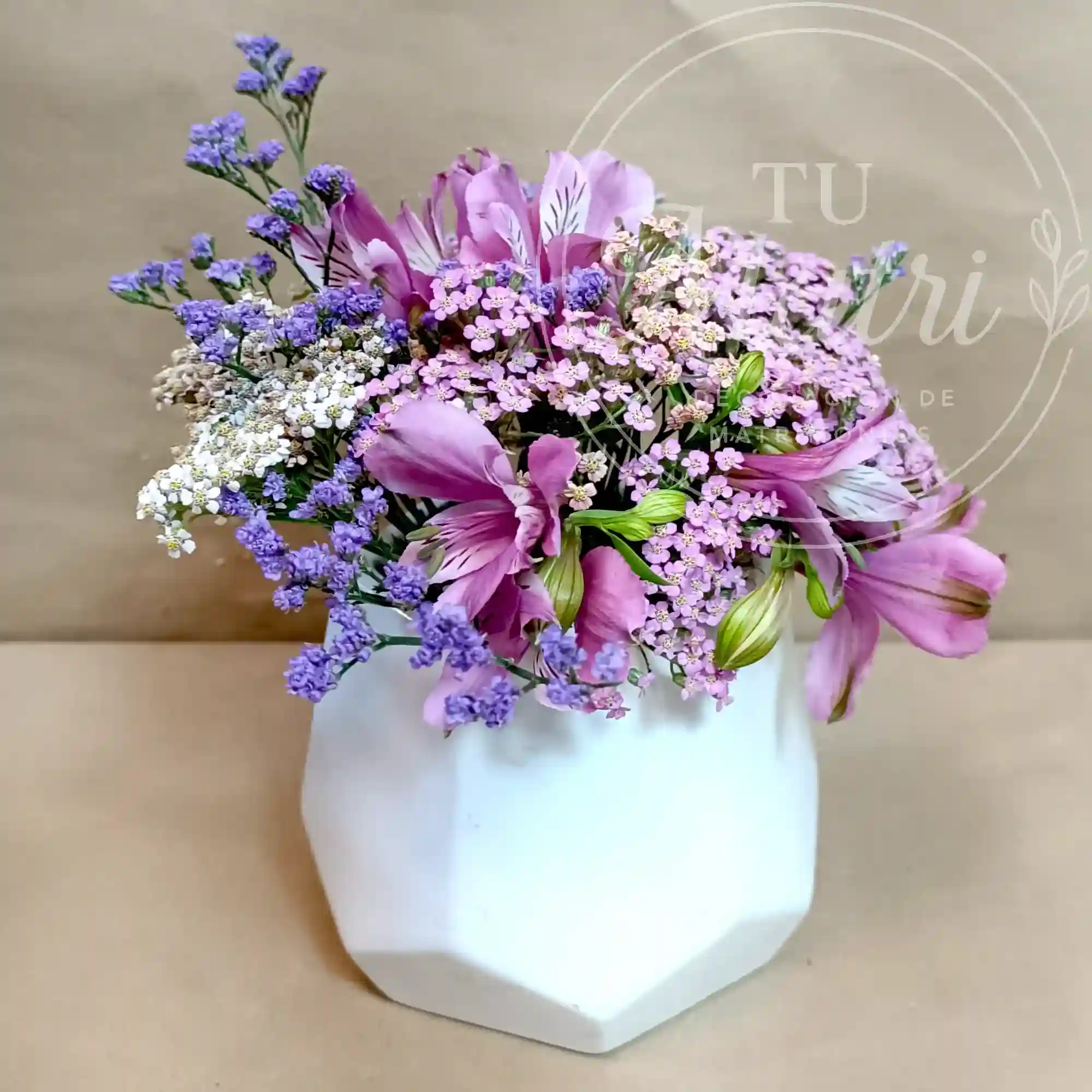 Florero Pequeño de flores Rosadas Silvestres 4