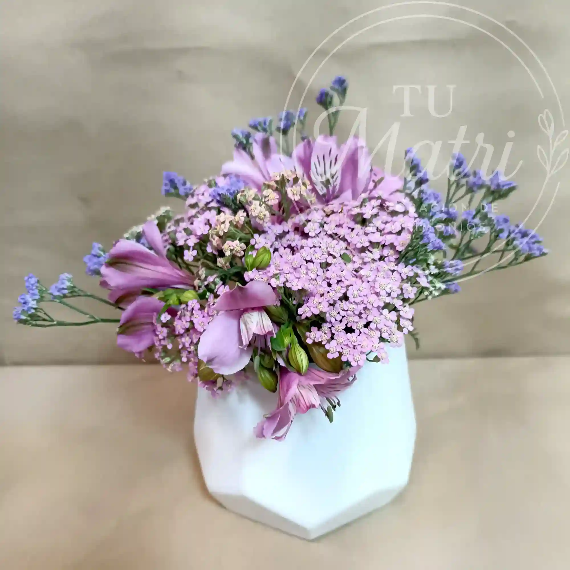 Florero Pequeño de flores Rosadas Silvestres 1